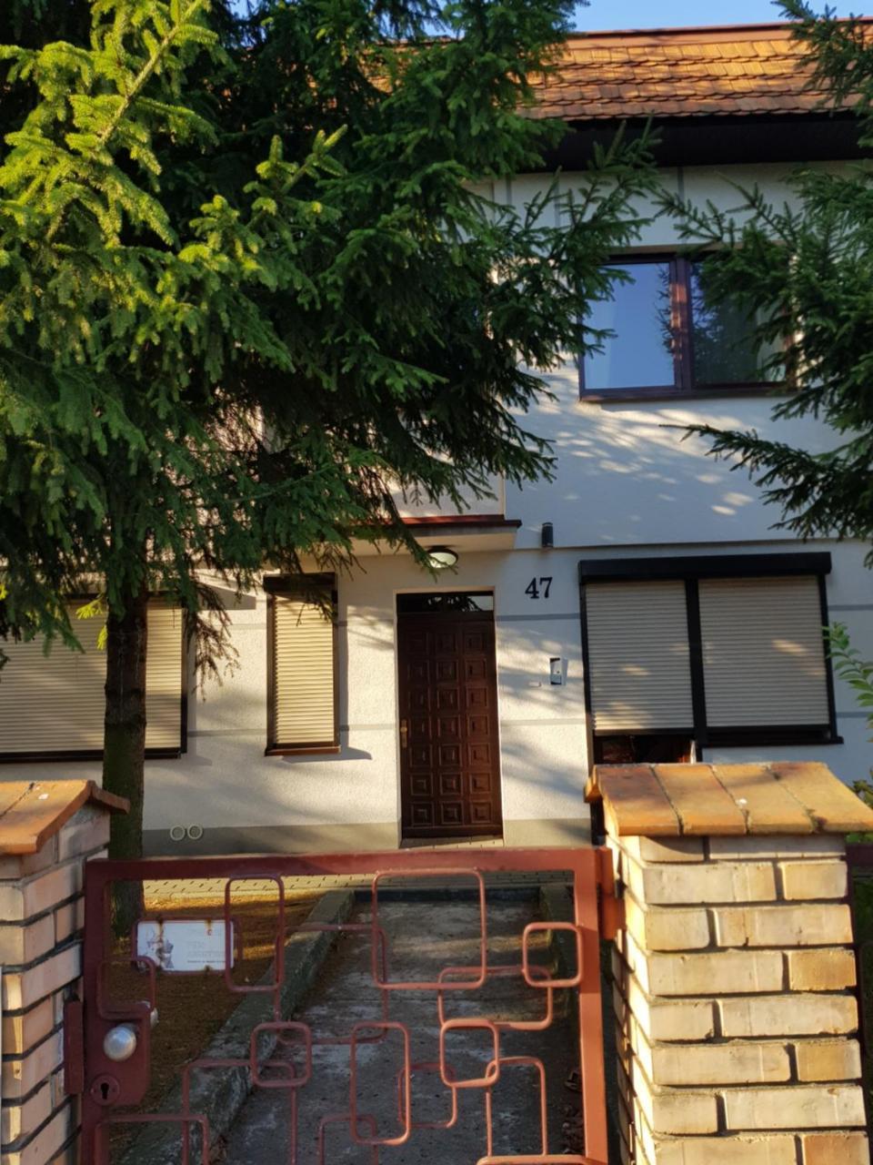 Pokoje Pod Swierkiem Swarzedz Exterior photo